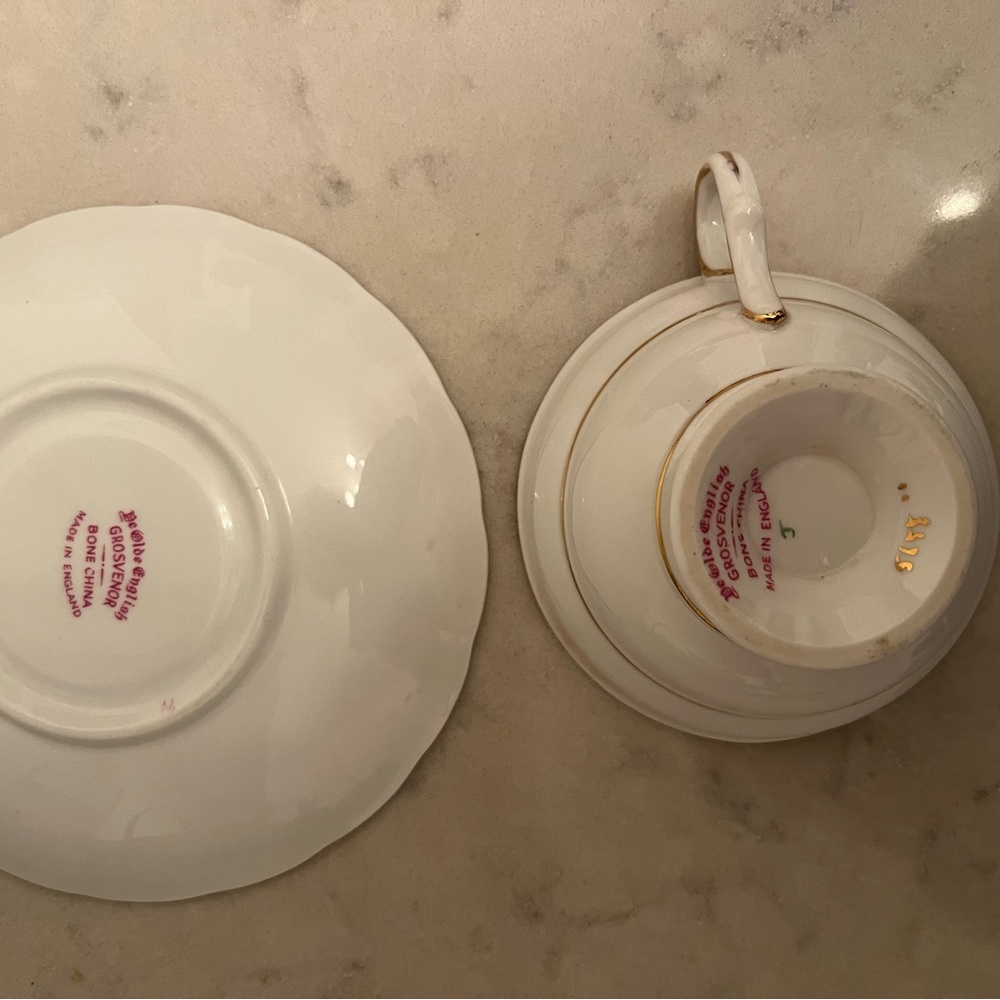 Vintage Ye Olde Grosvenor English Bone China Teacup and Saucer Set Floral - Picture 6 of 6